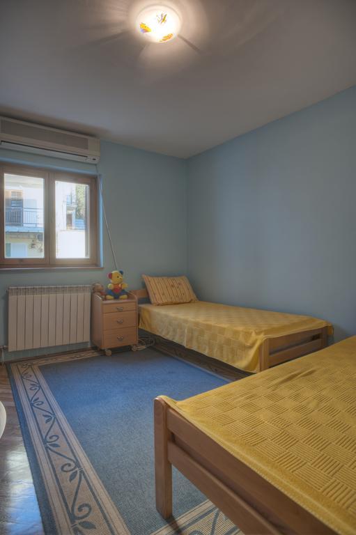 Guest House Zivkovic Sveti Stefan Ngoại thất bức ảnh