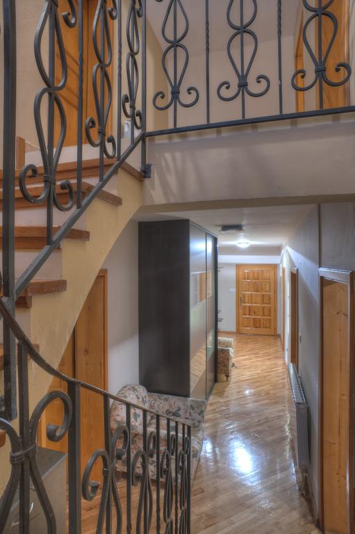 Guest House Zivkovic Sveti Stefan Ngoại thất bức ảnh