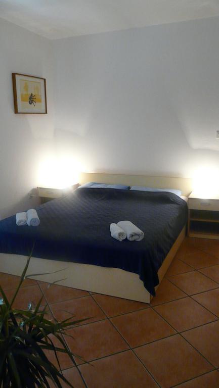 Guest House Zivkovic Sveti Stefan Ngoại thất bức ảnh