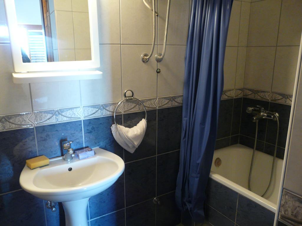 Guest House Zivkovic Sveti Stefan Ngoại thất bức ảnh