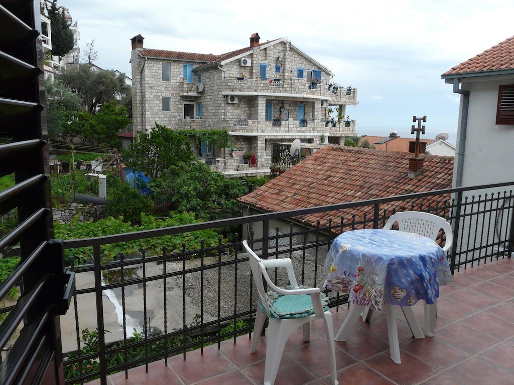 Guest House Zivkovic Sveti Stefan Ngoại thất bức ảnh