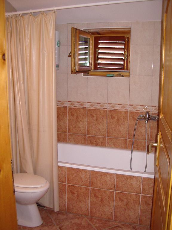 Guest House Zivkovic Sveti Stefan Ngoại thất bức ảnh