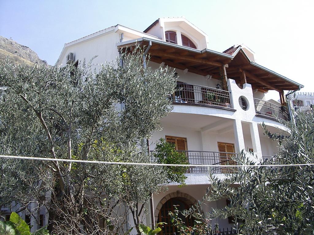 Guest House Zivkovic Sveti Stefan Ngoại thất bức ảnh